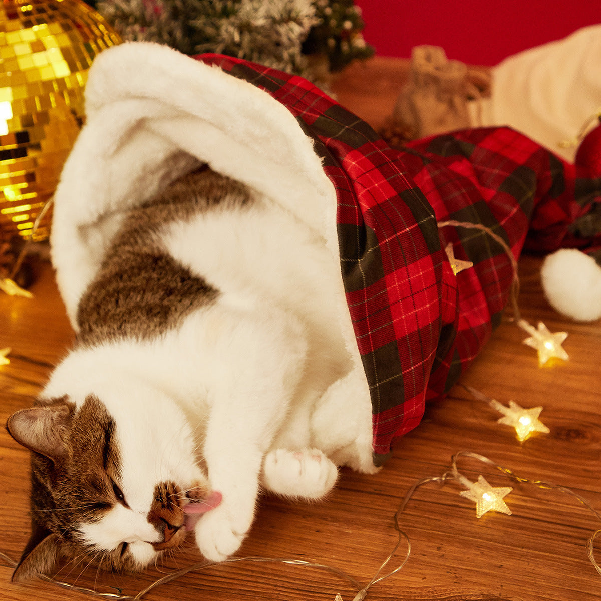Nid de chat de Noël en coton chaud